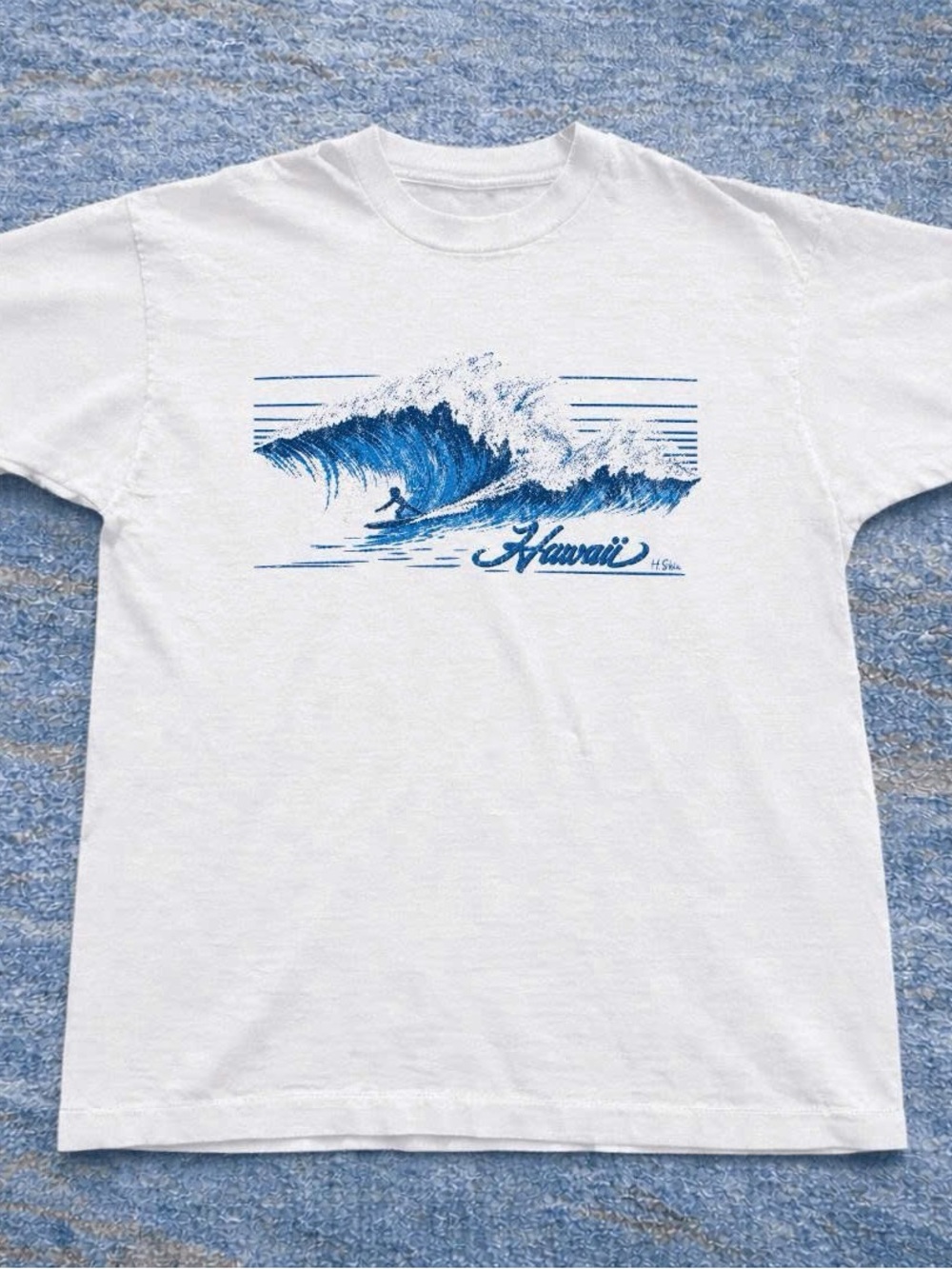 Hawaii Wave Graphic Tee - White & Blue